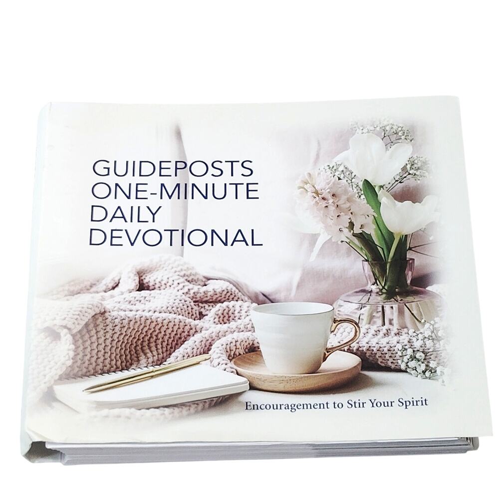 Guideposts One-Minute Daily Devotional 2021 Spiral Bound Softcover - Cream/White